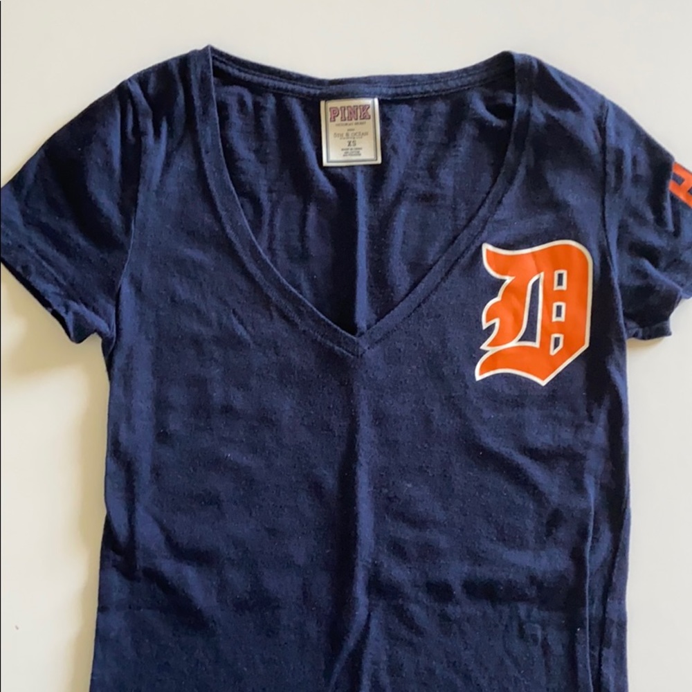 PINK Victoria Secret Detroit Tigers V-neck Shirt